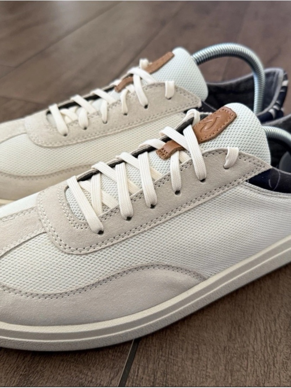 OluKai Punini Off White Aloha 10514-18HA Men’s Sz 10